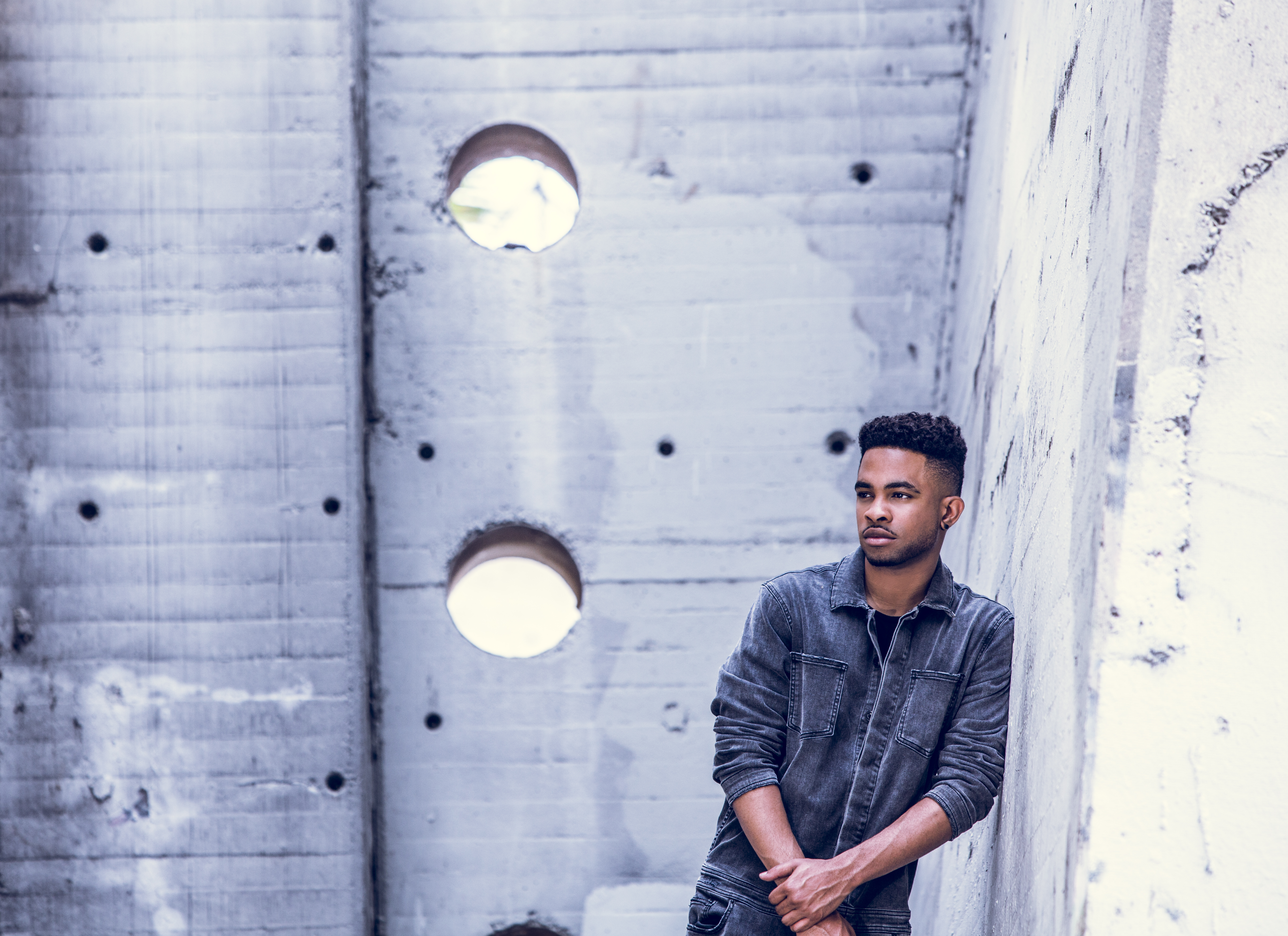 One VIP Music Lounge Presents Elijah Blake