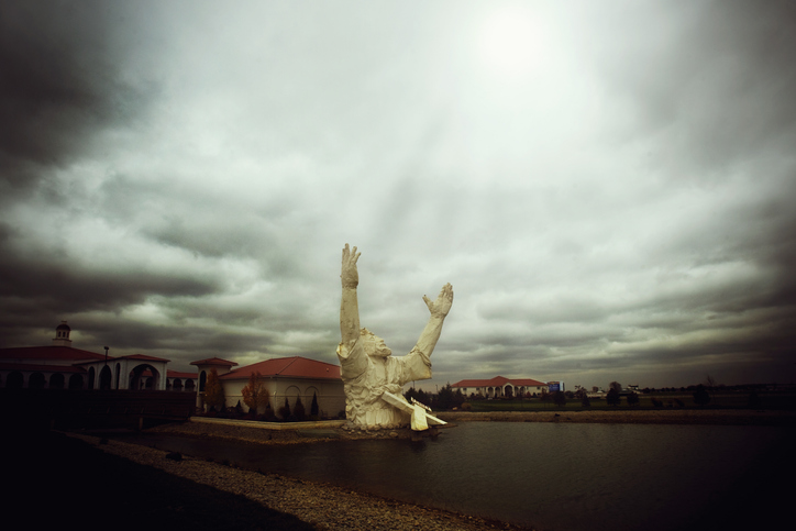 Jesus in quicksand or Touchdown Jesus